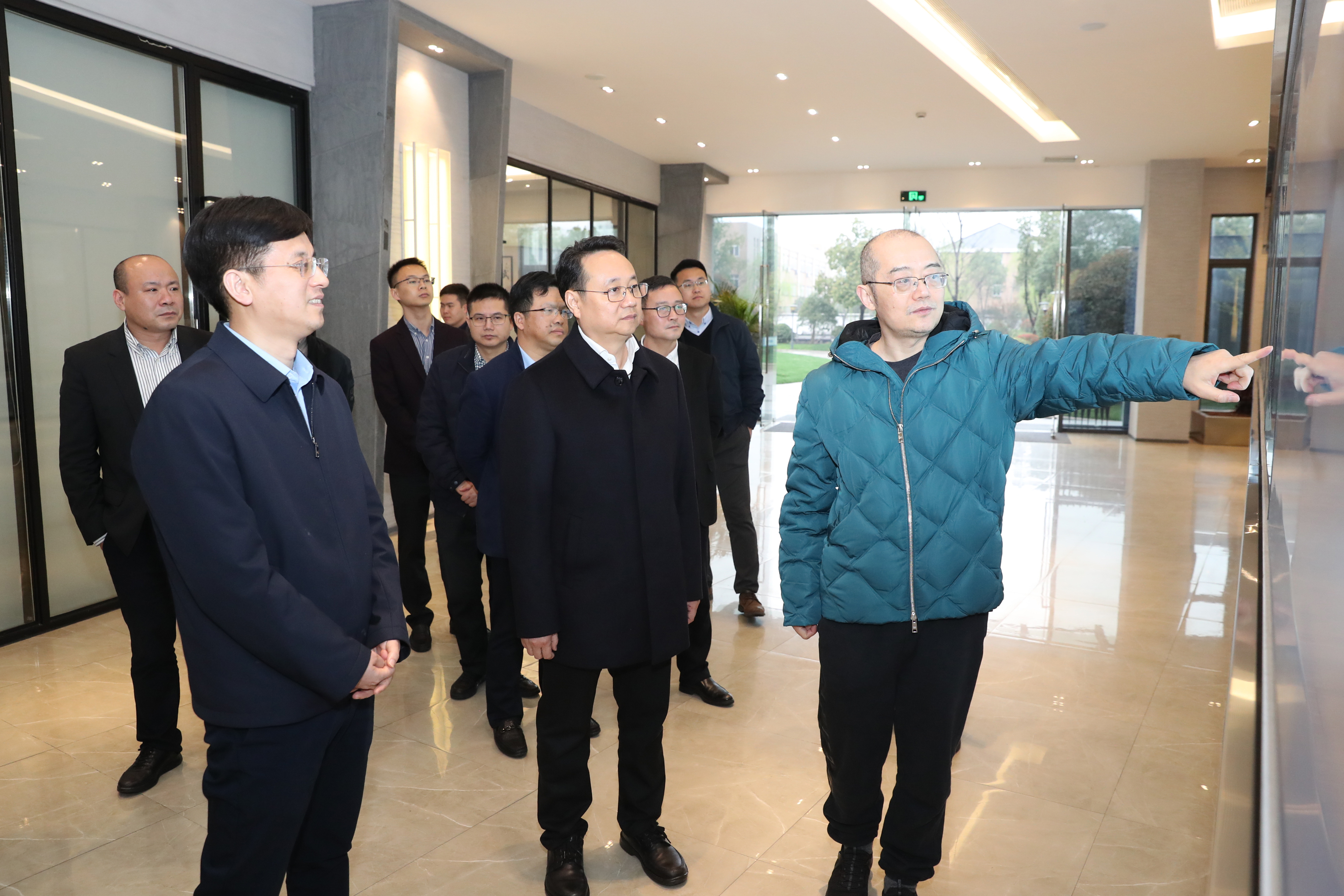湖州市委副書記、市長王綱調(diào)研我武生物